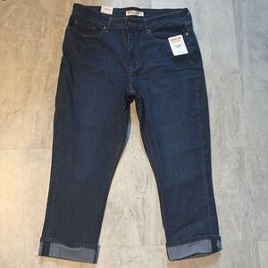 Levi Strauss   Capri  Signature Levi midrise  dark wash  NWT  W31  size 12